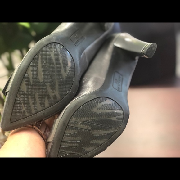 Gray office shoes - Picture 2 of 3